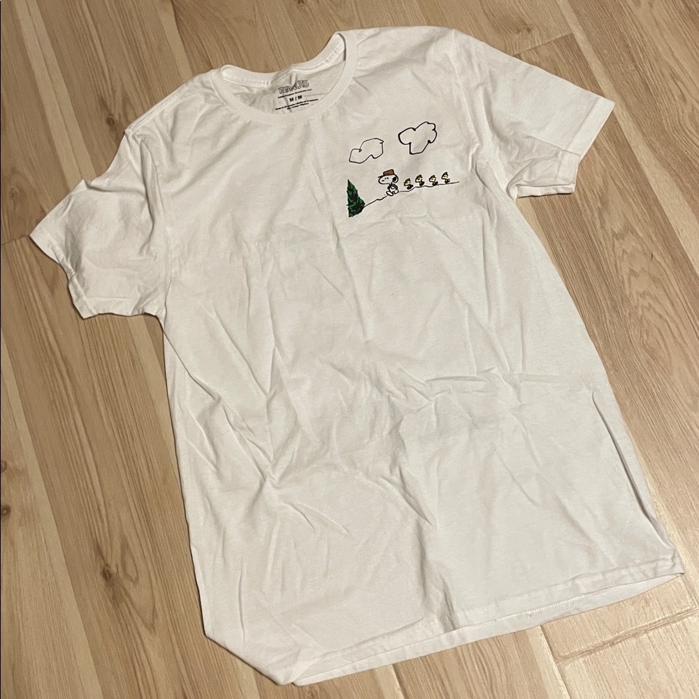 Uniqlo White Graphic T-Shirt
